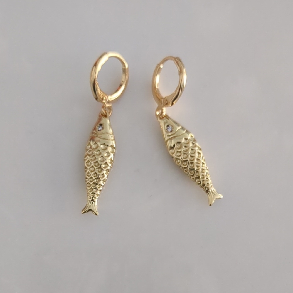 Gold Fish Charm Hoop Earrings - Dangle Fish Design